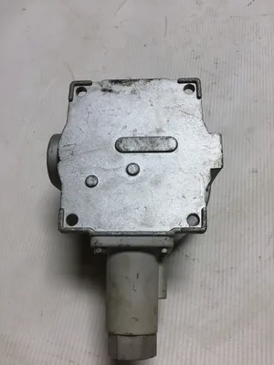 United Electric Controls J120-191 Thermostat Range 10-100PSI 70-700kPA 15A 180VAC