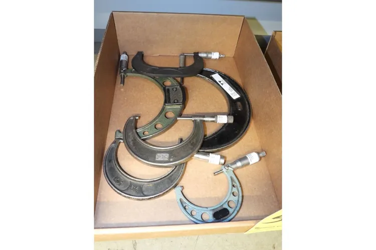 Used _UNKNOWN_ _UNKNOWN_ Micrometers Ohio US | Thompson Auctioneers #1516247