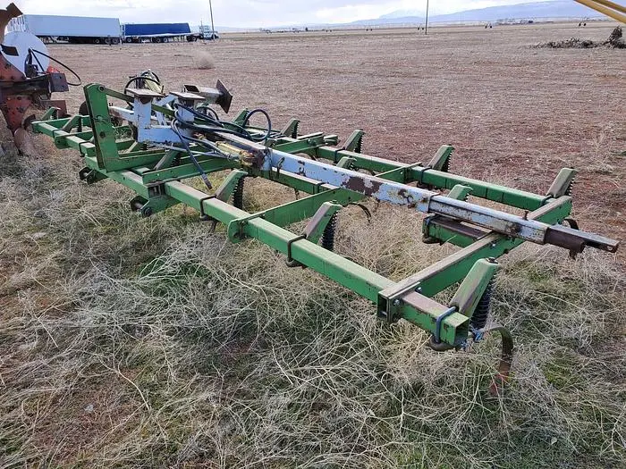Used JOHN DEERE 1100 Plows Idaho US | Berry Machinery #911005