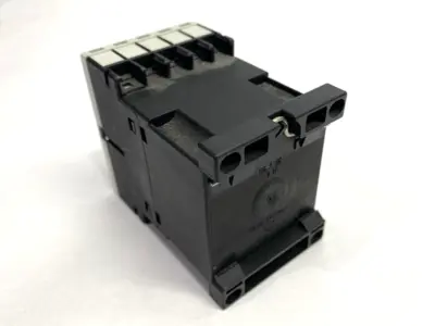 Used Siemens SIRIUS Contactor 3-Pole 24VDC 4kW 400V 9A PLC Contactors Michigan US | Maverick Industrial Sales #1401995
