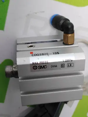 SMC CDQSB20-10S W/ SMC D-A9 Series Reed Switch