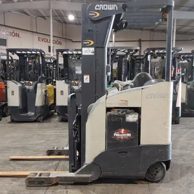 USED 2016 CROWN RR5725-45