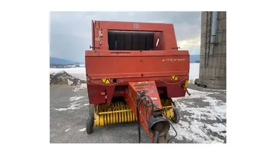 Used NEW HOLLAND 648 Square Bale Carriers Nebraska US | Trustworthy Equipment #1403478