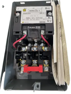 NEW SQUARE D 8536SCG3V02S AC MAGNETIC STARTER SER. A SIZE 1