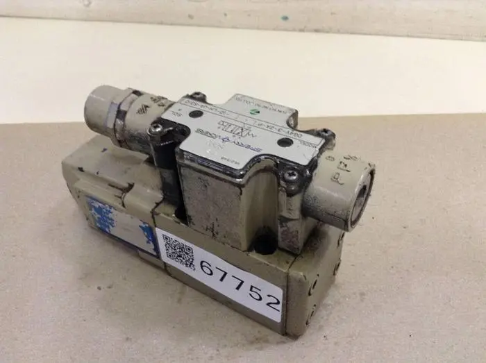 Used SPERRY VICKERS DG4V32APLT10LHJAS310 Valves/Fittings Michigan US | Ideal Machinery #711705