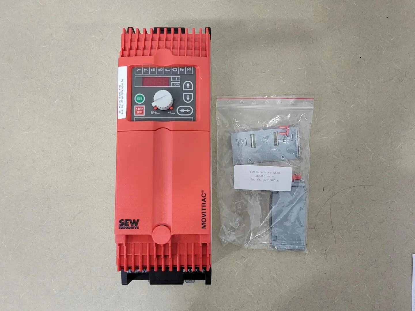 NEW SEW-EURODRIVE MDX60A0074-5A3-4-00