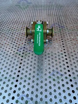 USED A&N CORPORATION C1100-QF25 BRASS BALL VALVE 1X10-8 TORR W/ 1 1/2" SANITARY FITTING