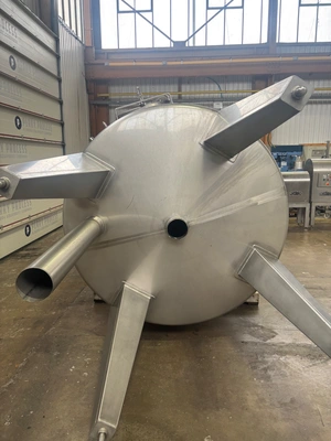 _UNKNOWN_ 8,100 Litre Stainless Steel Tanks | Perry Equipment (2)