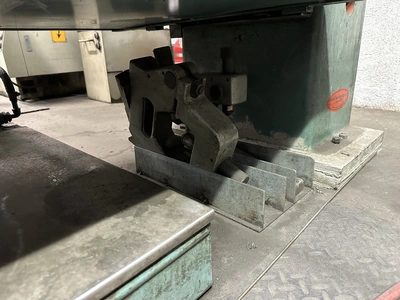 TOS Trencin SN 32 Lathe