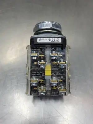 USED Allen-Bradley 800T-A2A Ser T Type 4/13 Black Pushbutton Switch