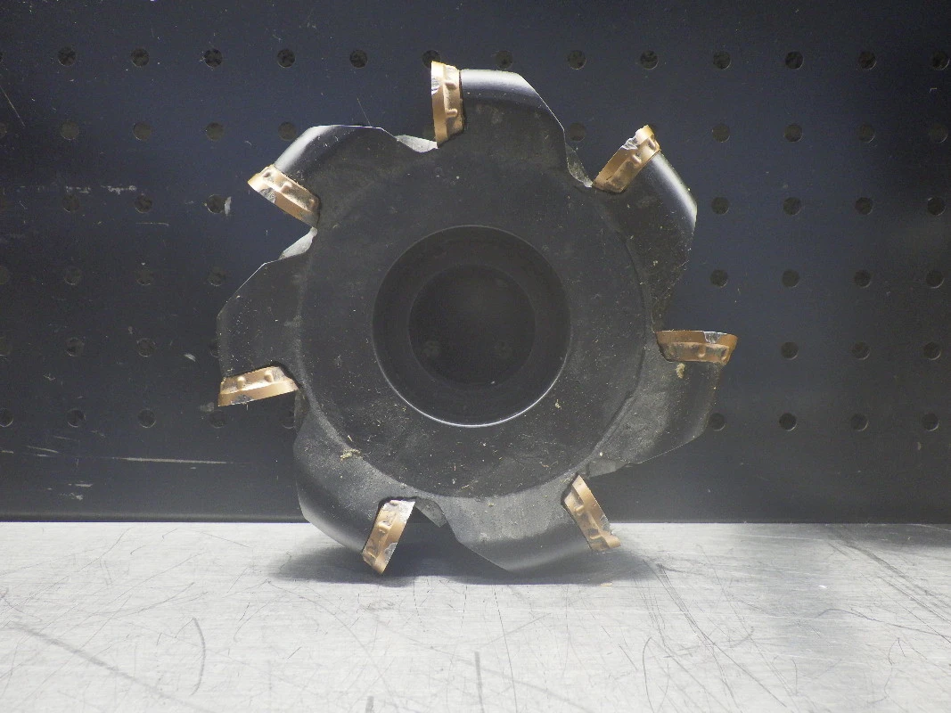 Sandvik 6" High-Feed Indexable Facemill 1.5" Arbor Hole RA300-152R38-25M (LOC8A)