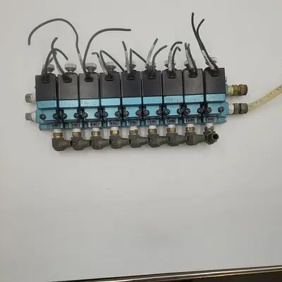 Used MAC MAC NINE SOLENOID VALVES CONNECTED IN A MANIFOLD 132B-114BAAA 150PSI 120V Pump & Valve Parts | ND Industrial Surplus #1221989