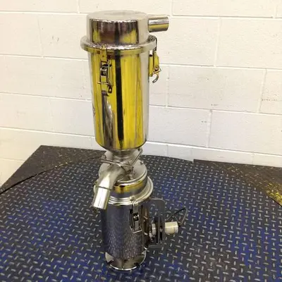 USED METAL FABRICATOR LOADER585