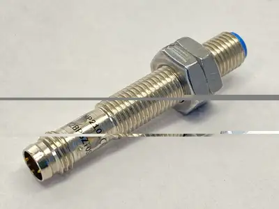 USED SICK PROXIMITY SENSOR M8 1040870