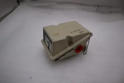 NEW ASHCROFT LPSN4PB07 XCHFMK3 Pressure Switch 15psi 125/250VAC STOCK H1366