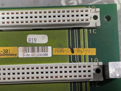 Bosch 1070073100-301 Weld Timer 4 Slot Backplane Board 1695-I-B-T-V Used