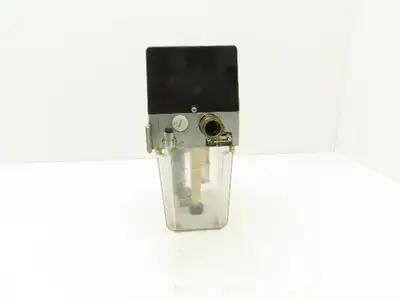 SKF MKU11-KW2-J0051 Lubricator Oil Pump Oiler 16 Bar 0.1 L/min 100VAC 2L Tank