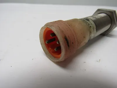 Eaton Cutler Hammer E57MAL18T111EB1 3 Wire 6-48 Vdc 8 mm Range Proximity Sensor