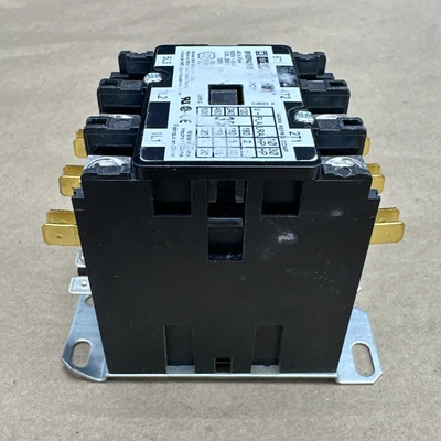 NEW Square D 8910DPA33V09Y125Y234Y239