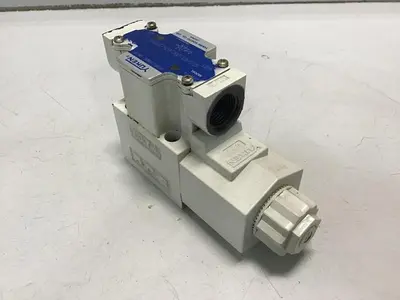 USED YUKEN DSG-01-2B2-D24-5079-L