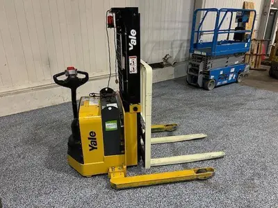 Used 2019 YALE MSW025LF Pallet Stackers Illinois US | Somerset Equipment Sales #1546259