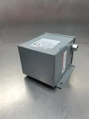 Square D 500SV1B 0.5 kVA Wall Mount Power Distribution Transformer. 1D-63