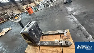 USED Crown Crown Pallet Runner, Model WP3035-45, 4500#