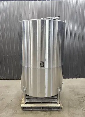 Used 900 Gallon Tank, Stainless Steel