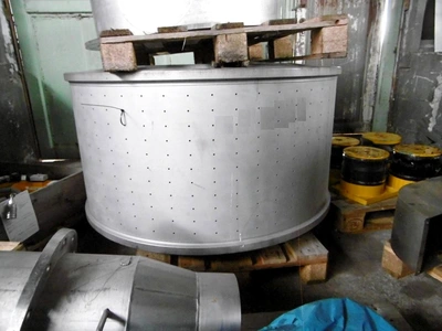 Krauss-Maffei VZU 125/2.5 perforate basket centrifuge, Hastelloy.