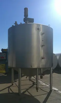 SPC8934  Kettle 2,000 gallon Walker processor kettle, agitator 3 hp side scraping, 15 psi jacket rating, 304 SS