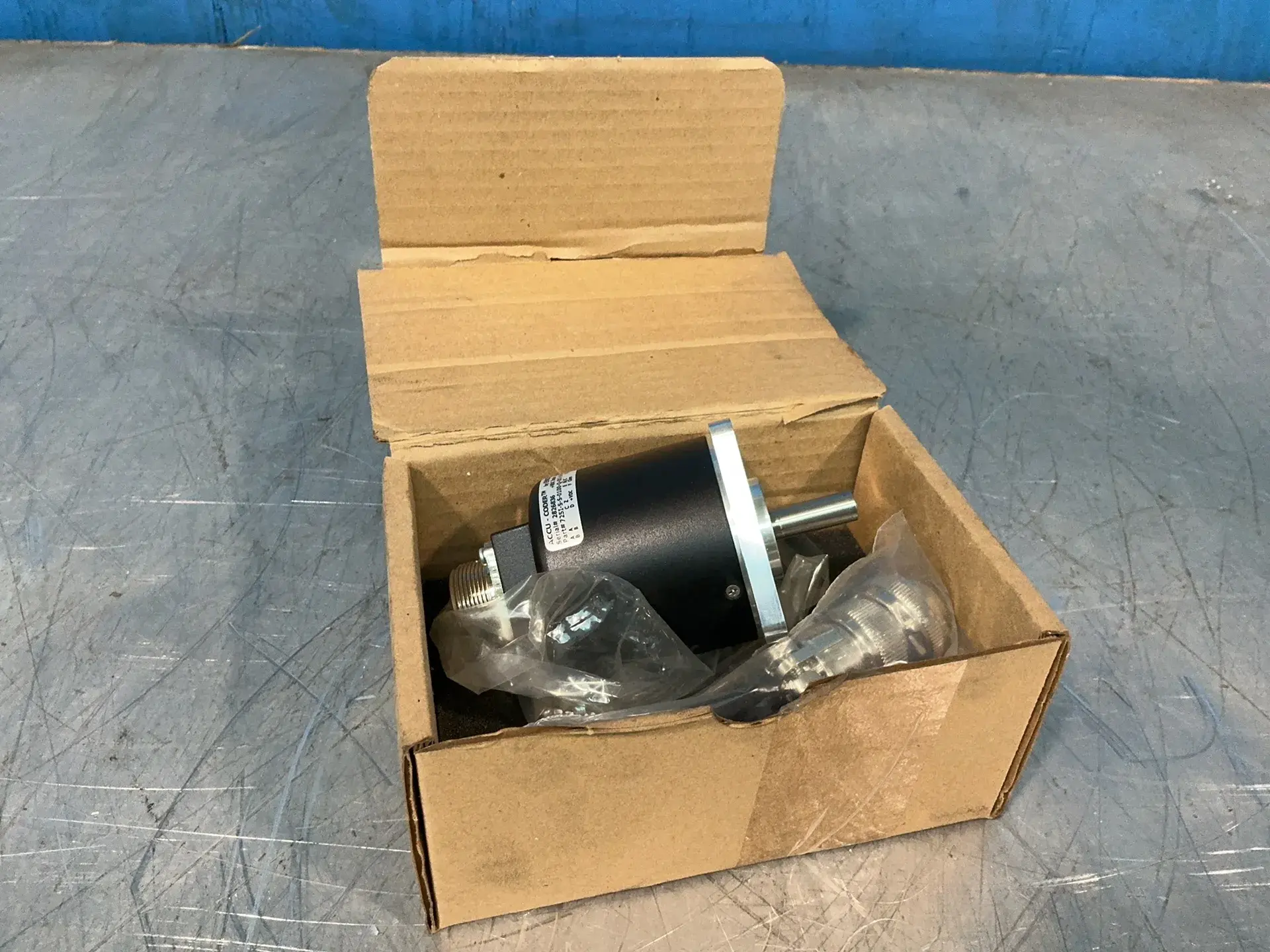 New | in-Stock ENCODER PRODUCTS 725ISS0100QOC1FEYYN Encoders Ohio US | HGR 24 #1325953