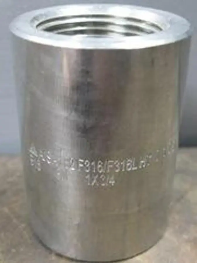QTY. 1. TEE TRIANGLE 1" X &frac34;" REDUCING COUPL...