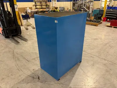 USED KENNEDY 44"X29.5"X61.5"