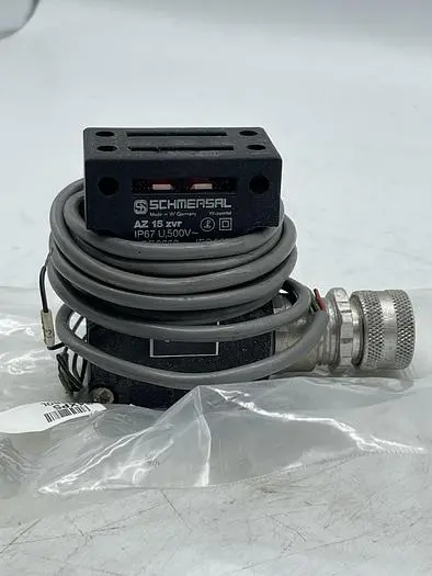 Used SCHMERSAL SCHMERSAL AZ 15 ZVR Misc Electrical & Power Parts | ND Industrial Surplus #1215886