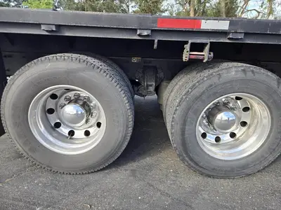 USED 2017 PETERBILT 348