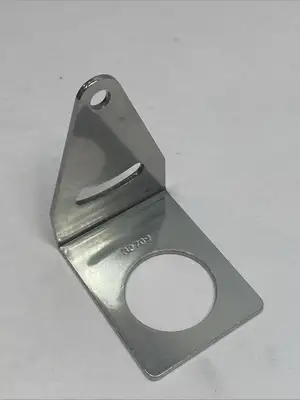 USED BANNER STAINLESS RIGHT-ANGLE BRACKET FOR 30MM QS30/SM30 SENSORS