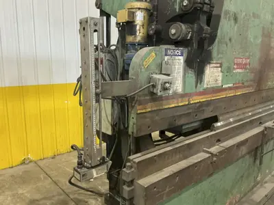 130 TON X 20' ACCURPRESS MODEL #713020 HYDRAULIC PRESS BRAKE, WITH UPGRADED TOUCH SCREEN CONTROLS: YOBRO #25003
