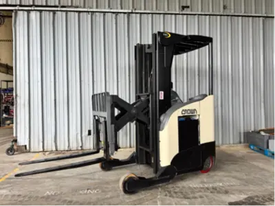 Used 2015 CROWN RR5725-35 Reach Trucks Pennsylvania US | National Lift Equipment #1382109