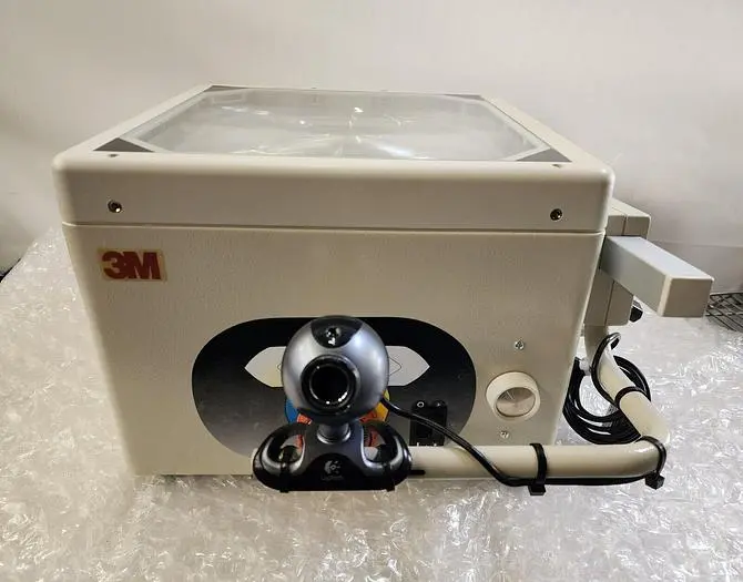 3M 1608 OVERHEAD PROJECTOR