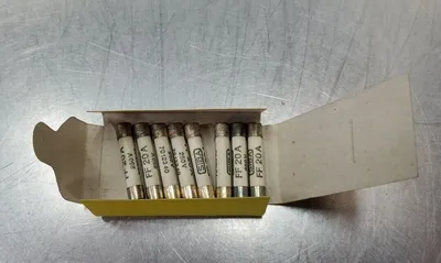 Siba L-Nr. 70-123-40 20A 250V Fuse - (6,35x32mm) Lot of 8. 4E-21