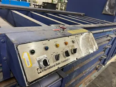 USED INTERNATIONAL 1296