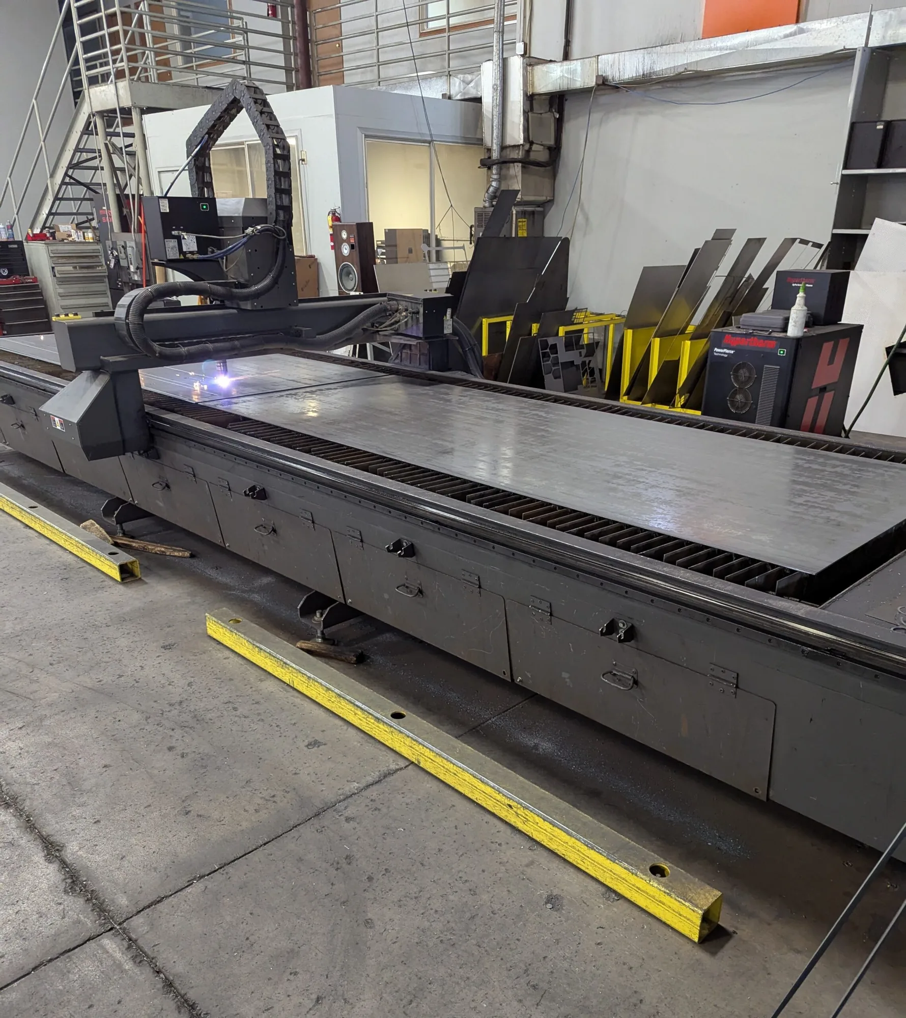 Multicam 3000 Plasma Table 5′ X 20′ w/ Gantry and Hypertherm HPR130