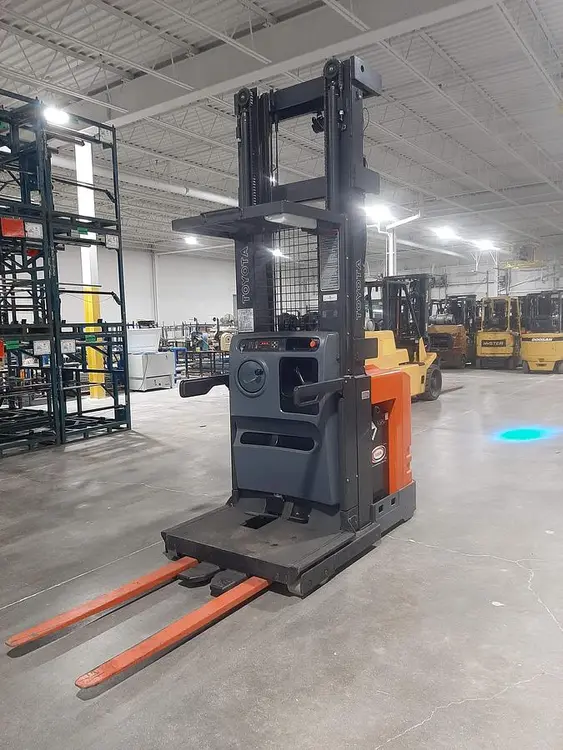 Used 2017 TOYOTA 6BPU15 ORDER PICKER WITH WIRE GUIDANCE Order Pickers | OAK BAY MARKETING #394050