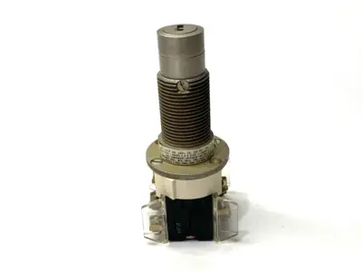 USED ALLEN-BRADLEY HEAVY DUTY KEY OPERATED SELECTOR SWITCH