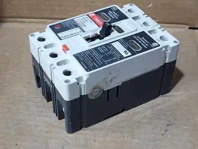 Used CUTLER-HAMMER HMCP100R3S Switchgears British Columbia CA | Lenmark #1435050