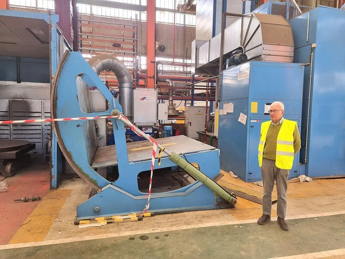 USED ZM COIL TILTING UNIT