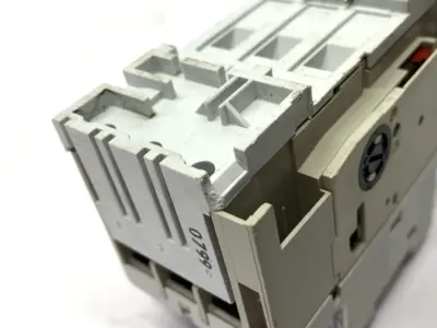 USED ALLEN-BRADLEY MANUAL STARTER 3-PHASE 600V 2.5A