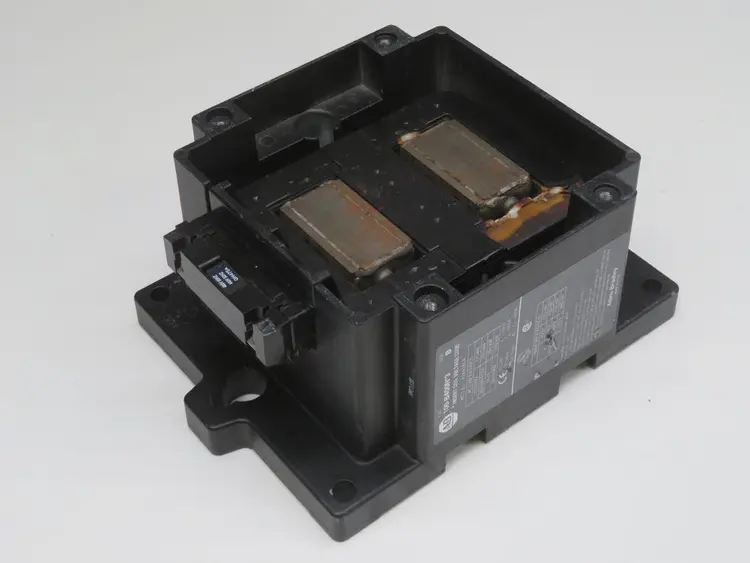 Used _UNKNOWN_ _UNKNOWN_ PLC Contactors Texas US | Aucto #1561599