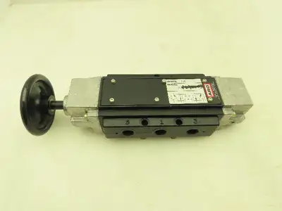 ARO Manual Pneumatic Hand Control Valve 5/2 Pos 4-Way 1/2"