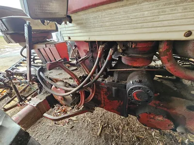 FARMALL 560 Tractor | Iron Listing (15)